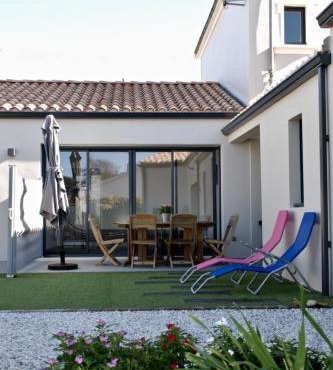 En plein centre, jolie maison pour 6 avec jardin