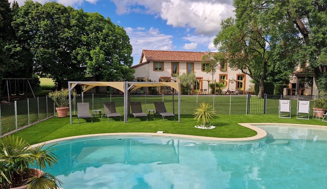 En Rouger, Le Coquelicot gîte (2 bedrooms, air conditioned, heated pool, sauna)