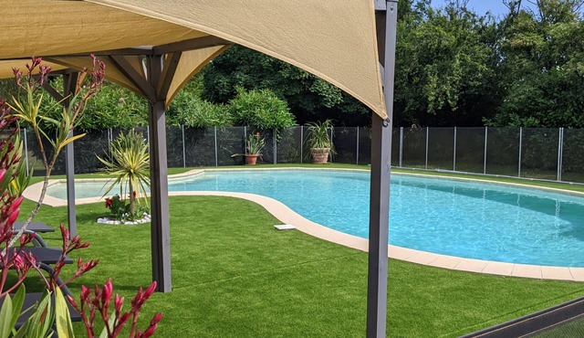 En Rouger Le Grain d'orge gîte (2 bedrooms, air conditioned, heated pool, sauna)