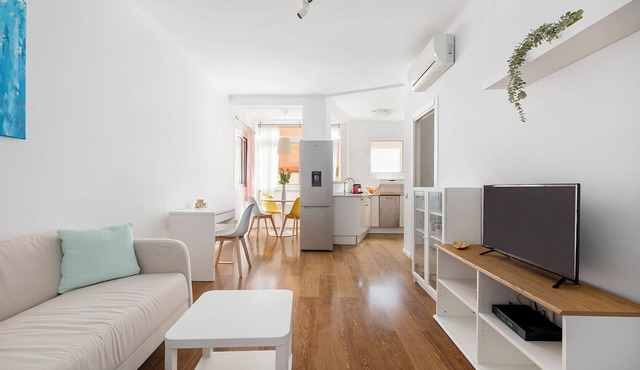 Encantador apt A 15 Mins del Centro, ¡con Todos los Servicios al Lado!