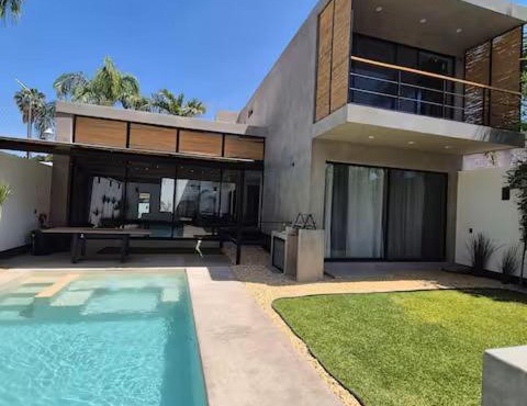 Encantadora casa con alberca privada