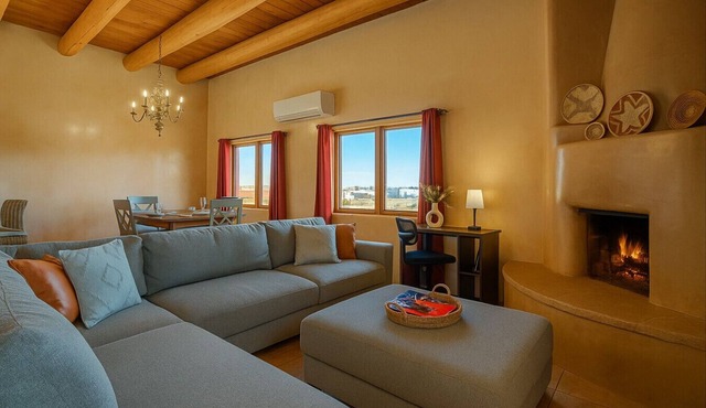 Encanto Casita steps away from Santa Fe Hot spring