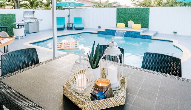 Encanto Family, cozy patio & pool, near to everything