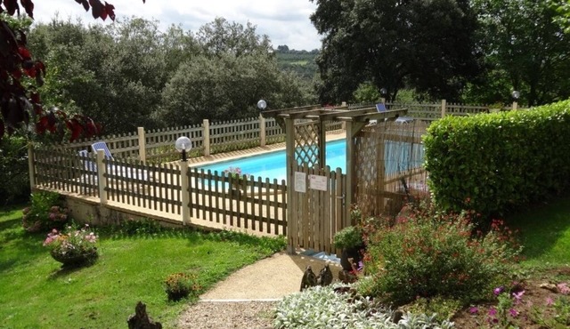 Enchanting place, quiet apartment in stone house, lots of charm!