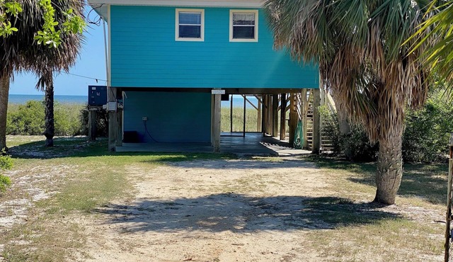 Enchanted Cottage Beachfront – Charming Retreat by the Sea!