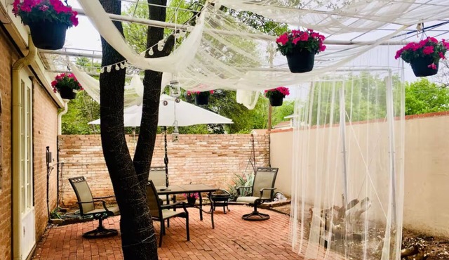 Enchanted Cottage with Courtyard & Atrium