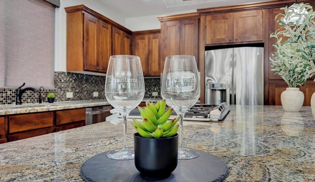 Enchanted Encanterra 55+ Living! Firepit! Amenities Galore 30 night min