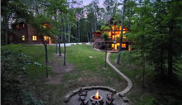 Enchanted Forest lodge 4BR in Hocking hills. Relax, Reconnect, Recharge