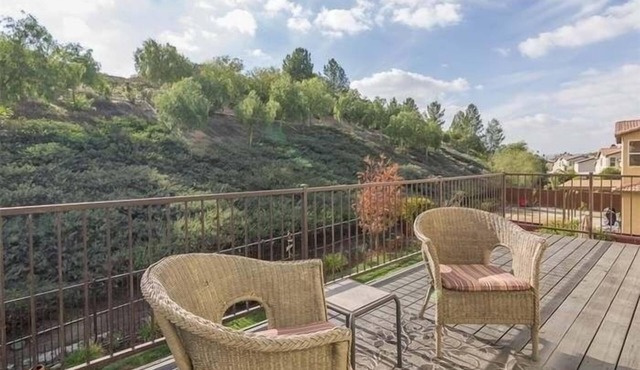 Enchanted Home with Panoramic Views near Casino and Idyllwild mountains