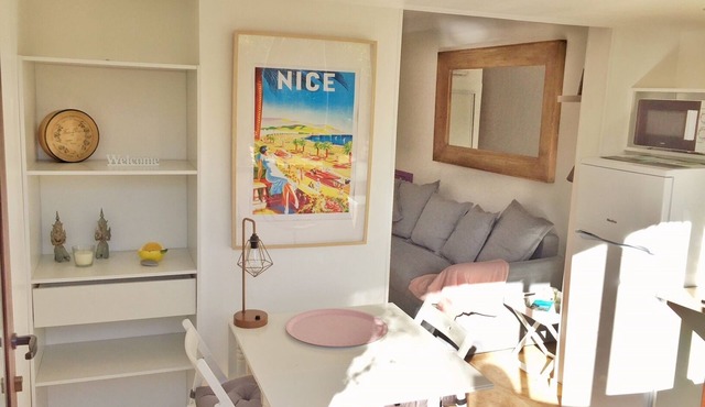 Enchanted interlude, 1 m walk from the sea