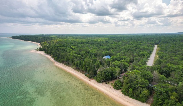 Enchanted Lake Huron Cottage w/Beach Access!