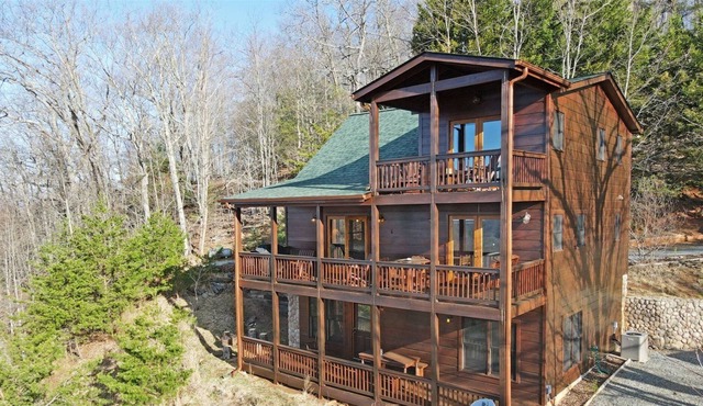 Enchanted Lookout Lodge | 3 Bed, 3 Bath