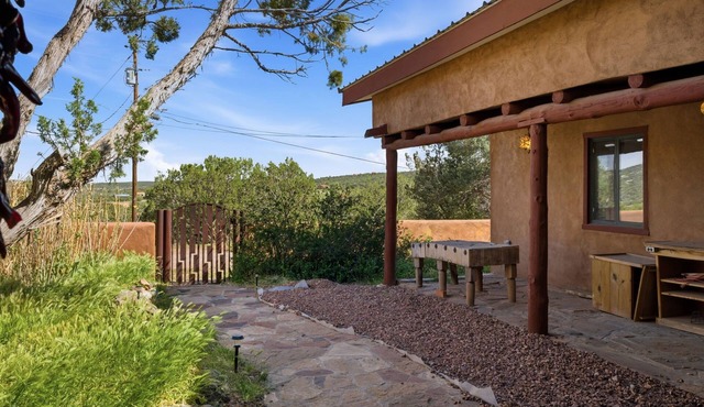 Enchanted Old New Mexico 2 Bed 1 Bath Home + Studio
