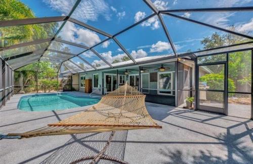 Enchanted & peaceful Oasis 10 min away from one of the most beautiful beaches in the World Siesta key