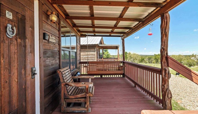 Enchanted Rockview Cabin 4 | Accessible | 2 Queens