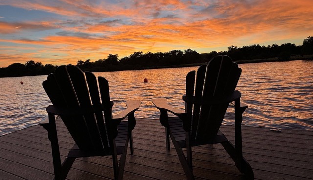 Enchanted Valley | Amazing Sunsets | Dock & Lift