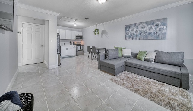Enchanting 1/1 in the heart of Miami.