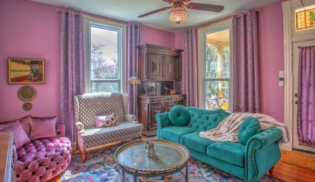 Enchanting 1901 Victorian + Walk to Bathouse Row!