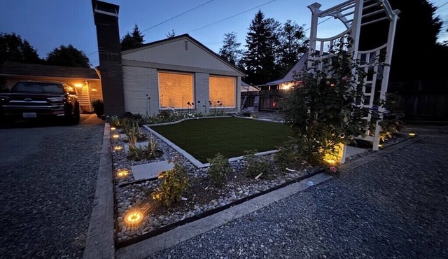 Enchanting 2-bedroom bungalow in charming Burien