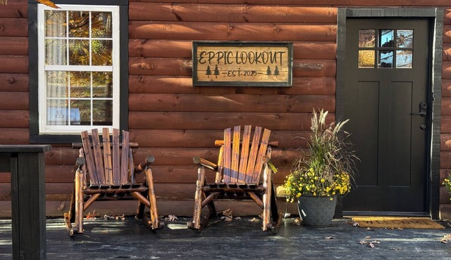 Enchanting 2 bedroom Cabin in Slade, KY