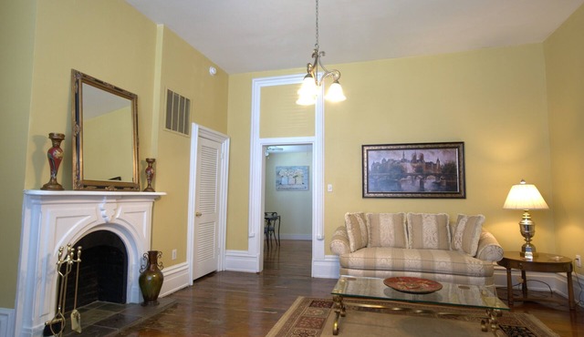 Enchanting 2-bedroom apartment in Maysville, KY - Apt C