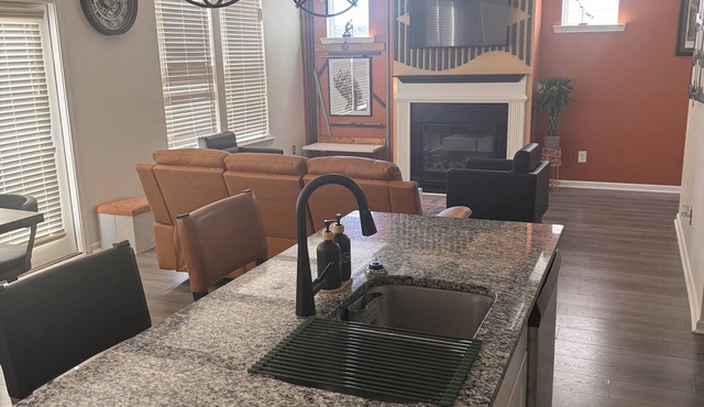 Enchanting 3-bedroom house in the heart of ATL mins away from the airport.