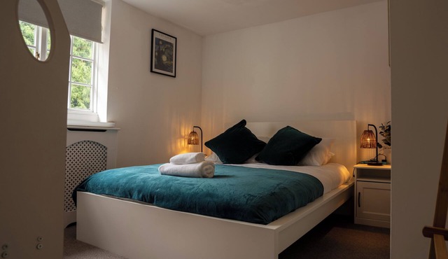 Enchanting 3-bedroom cottage in Canterbury for a cozy getaway