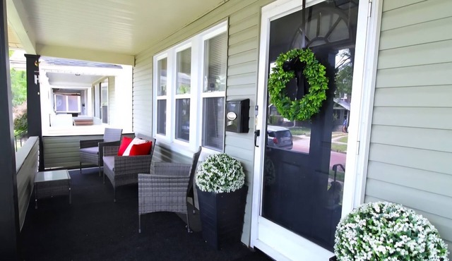 Enchanting 3-bedroom house with AC in Toledo.