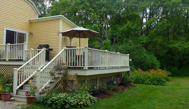 Enchanting 4-bedrm farmhouse in charming Beverly near beaches, woods, & Boston!