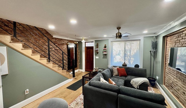 Enchanting 4-bedroom townhome in the heart of DC with decks and amenities!
