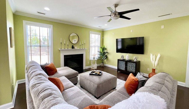 Enchanting 4BD Home| Perfect for Families & Groups