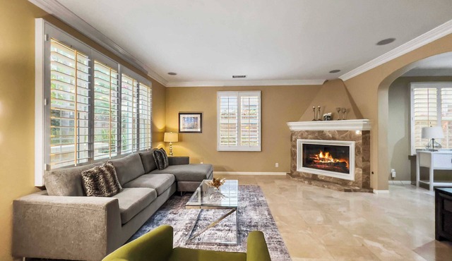 Enchanting 4BR Secret Garden Hideaway｜Gated Community｜ Lush Backyard｜Office #14