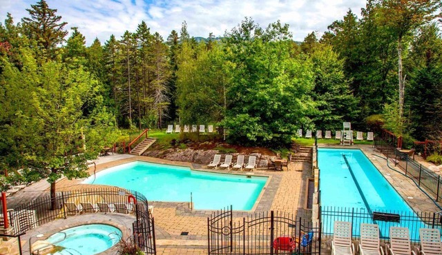 Enchanting condo overlooking Lac du Mont-Tremblant CITQ # 311589