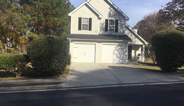 Enchanting Cottage Home nearby Airport