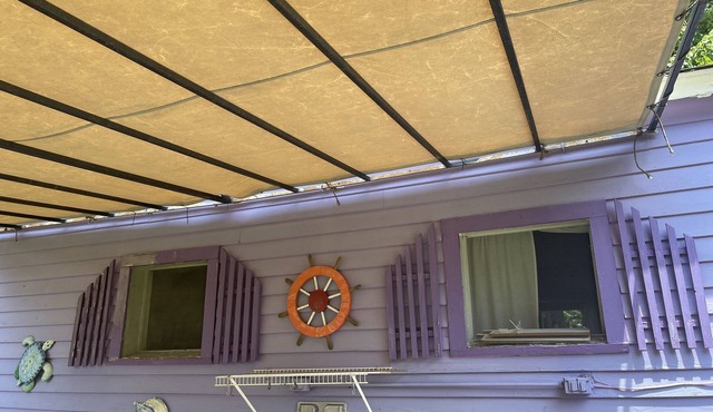 Enchanting cottage in private lake community