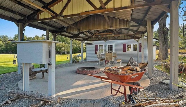 Enchanting cottage in charming Wausaukee with miles of walking trails