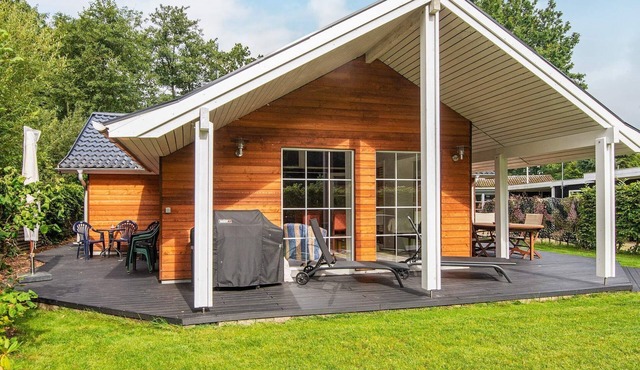 Enchanting Cottage with Whirlpool-By Traum