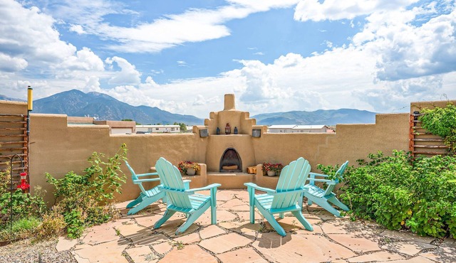 Enchanting dog-friendly home with firepit, patio, gas grill, & jetted tub