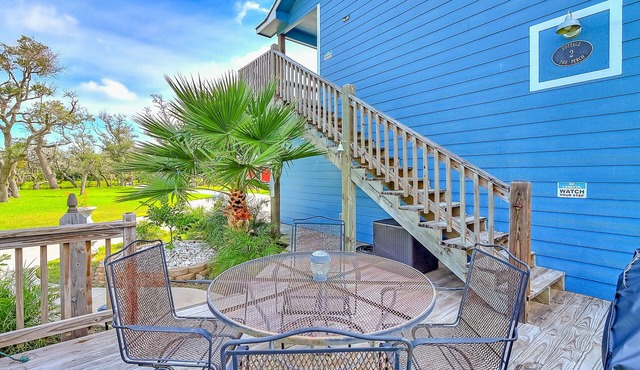 Enchanting dog-friendly property with balconies, firepit, & washer/dryers