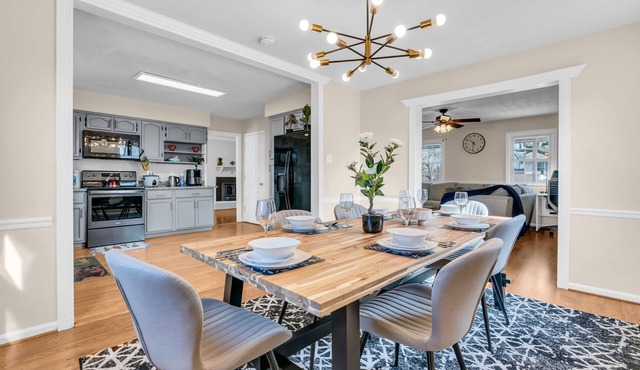 Enchanting Edge of Relaxation in Central Sterling - Spacious 6-bedroom house