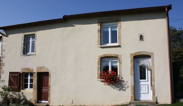 Enchanting 2-Bedroom Cottage, Garden, Near Neufchâteau & Vittel
