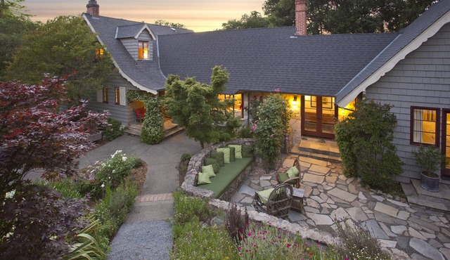 Enchanting Healdsburg Estate with Luxurious Pool and Lush Gardens