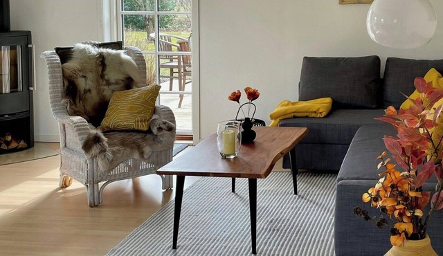 Enchanting holiday home with alpacas in Lundeborg