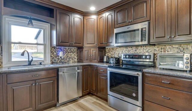 Enchanting Montgomery Escape w/Private Hot Tub!