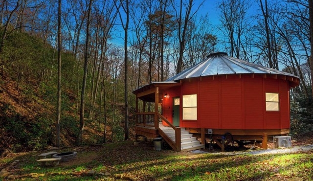 Enchanting Moroccan Yurt, King Bed Hot Tub, Firepit, Babbling Brook flowing near