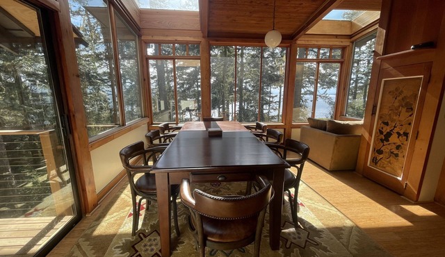 Enchanting private getaway on bucolic south end of Lopez Island