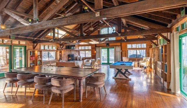 Enchanting Scenic Lodge | Lake Views & Hot Tub