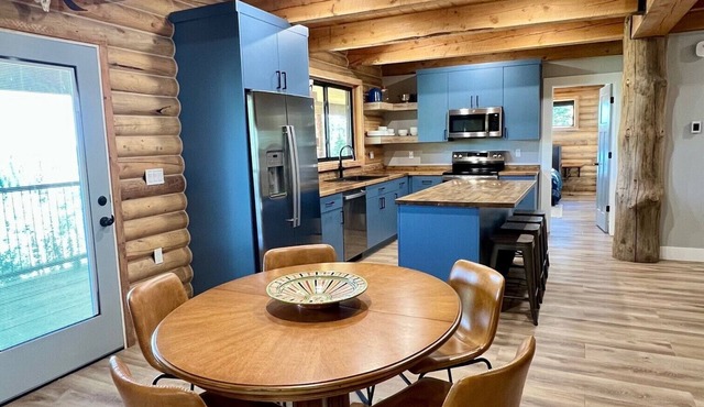 Enchanting Ski In Ski Out Log Cabin in Beaver at Eagle Point Resort, sleeps 20+