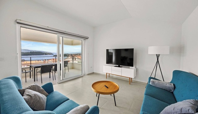 Enchanting Summer Apartment with Sea View