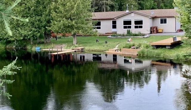 Enchanting three bedroom river front cottage